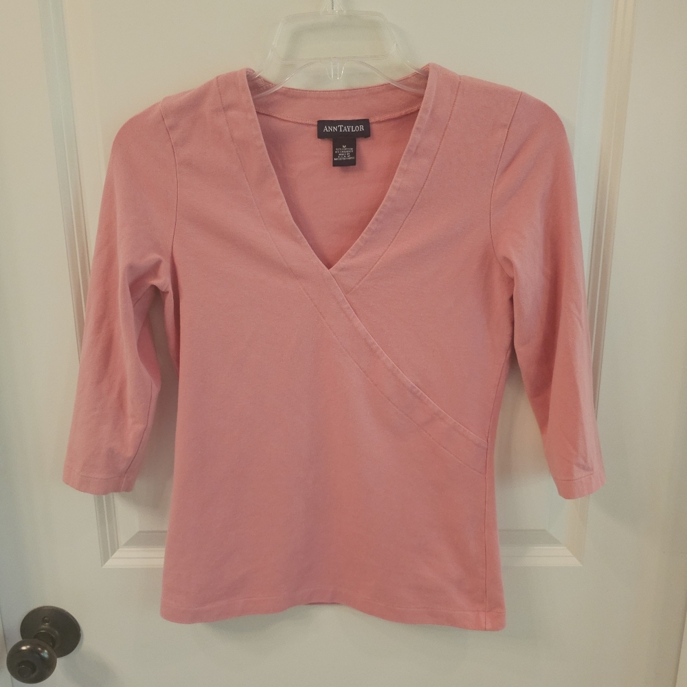Ann Taylor Women's V-neck 3/4 Sleeve Pink Tee | Size M